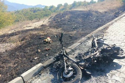 Seyir halindeki motosiklet alev aldı
