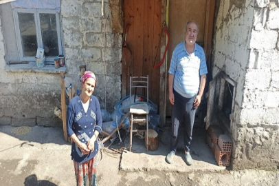 Yıkılmak üzere olan evde yaşam mücadelesi...