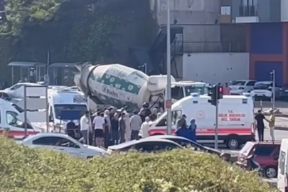 Motosiklet beton mikserinin altında kaldı