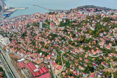 O yol güzergahı trafiğe kapatılıyor ...