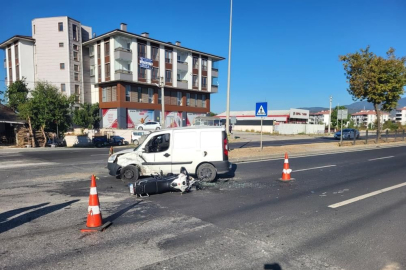 Otomobille çarpışan motosikletli ağır yaralandı ...