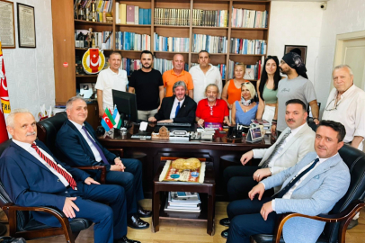 AK PARTİ HEYETİ GAZETECİLERLE BULUŞTU