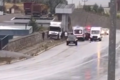 Ereğli OSB'de kaza: Sürücü araçta sıkıştı