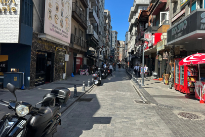 Lağım kokusu esnafları ve vatandaşları adeta çileden çıkarttı!