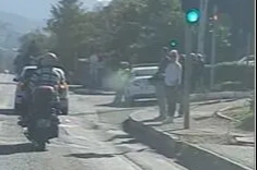 Motosikletteki görüntü tepkilere neden oldu!