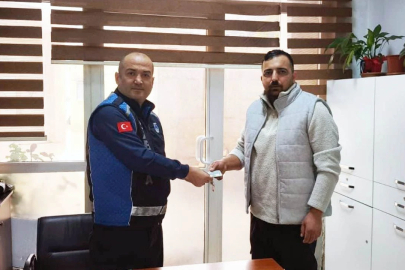 Zabıta, 2 bin Doları Sahibine Ulaştırdı!