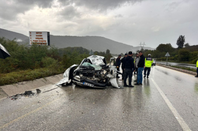 Otomobil tıra arkadan çarptı.; 1 ağır yaralı