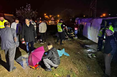 Tur Midibüsü Devrildi: Çok Sayıda Yaralı Var!