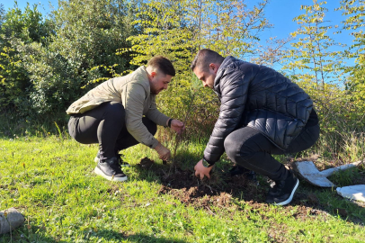 AK Gençlikten 102. Yıl özel hatıra ormanı!
