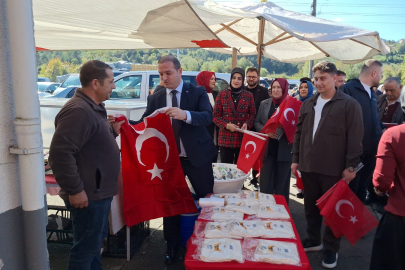 CUMHURİYET BAYRAMI'NINA ÖZEL BAYRAK JESTİ