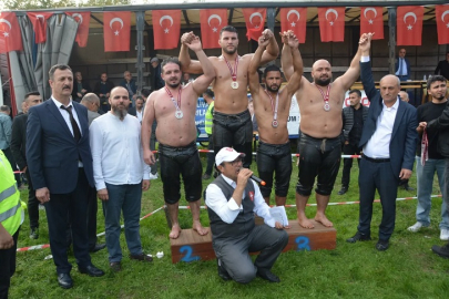 200 Pehlivan Er Meydanında kıyasıya mücadele etti!