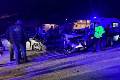 İki otomobilin çarpışması sonucu 7 kişi yaralandı