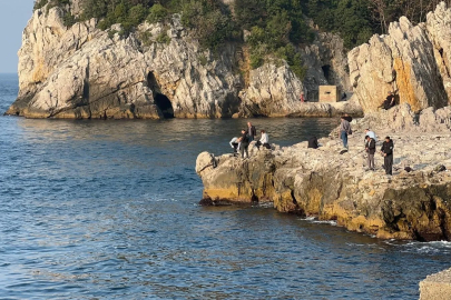 Soğuk Havada Denize Girenler Şaşırttı!