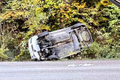 Zonguldak-Ankara yolunda kontrolden çıkan araç takla atarak yan yattı!