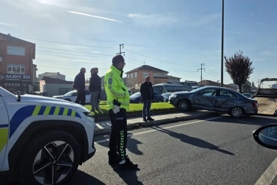 Mikser ile otomobil çarpıştı!