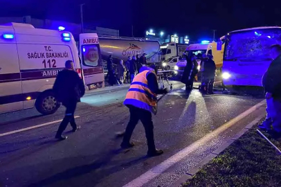 Üç servis midibüsü çarpıştı: 11 yaralı