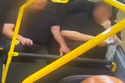 Minibüste 17 Yaşındaki kızı taciz!