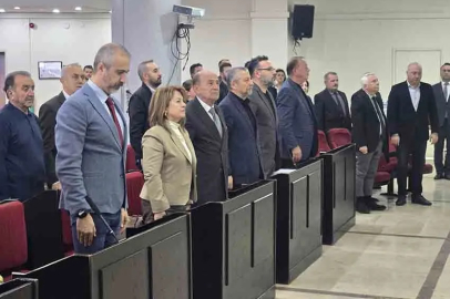 Zonguldak Belediye Meclisi'nden şehitlere saygı duruşu!