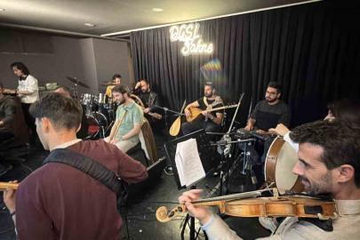 Bu öğretmenler sadece ders vermiyor!