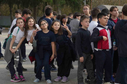 Yürüyüşü ile fenomen olan öğretmene sürpriz!