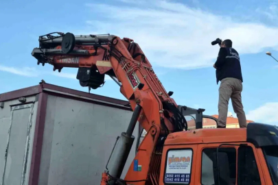 Tırın Konteynerinden Düşen İşçi Ağır Yaralandı