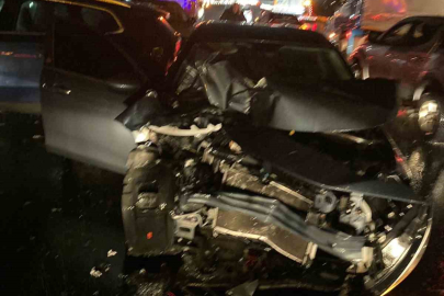 Zincirleme kaza: 3 kişi yaralandı