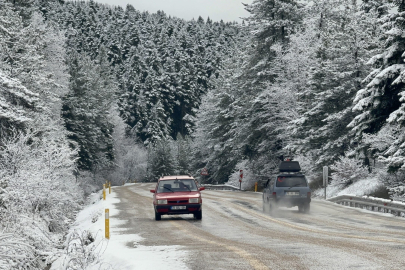 Bartın-Karabük yolu beyaza büründü!