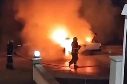 Park halindeki otomobil alev topuna döndü!