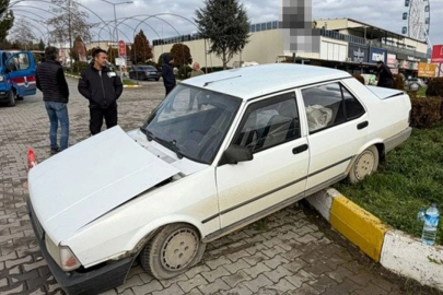 Kamyonet otomobile çarptı: 2 yaralı