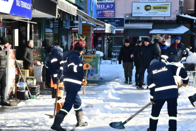Alaplı yoğun kar yağışına karşı seferber oldu ...