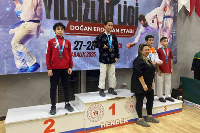 Düzceli karateciler madalyalarla döndü!