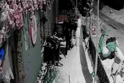 Pes dedirten olay! "Bana çarptı" deyip kardan adamı dövdüler!