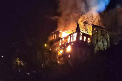 200 yıllık tarihi konak alevlere teslim oldu!