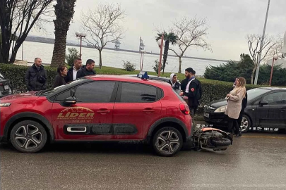 Otomobil ile motosiklet çarpıştı! ...