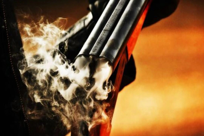 Eşine taciz iddiasıyla 72 yaşındaki adamı tüfekle vurdu