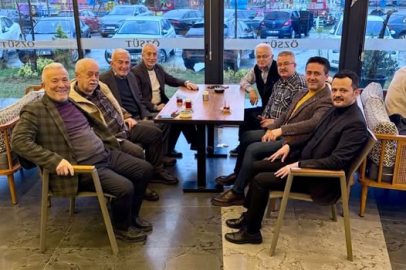 Sezer Köroğlu dost meclisinde bir araya geldi