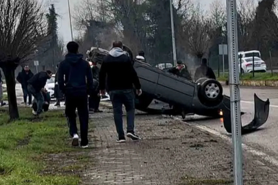 Otomobil takla atarak ters döndü!