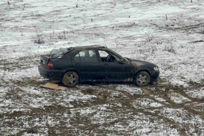 Boş araziye uçan otomobilin sürücüsü yaralandı! ...