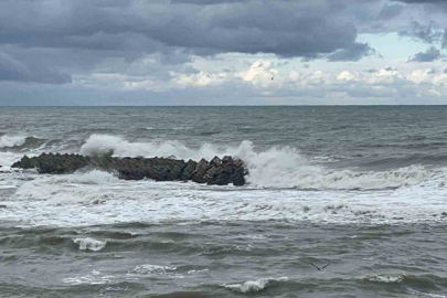 Karadeniz’de fırtına etkili oluyor