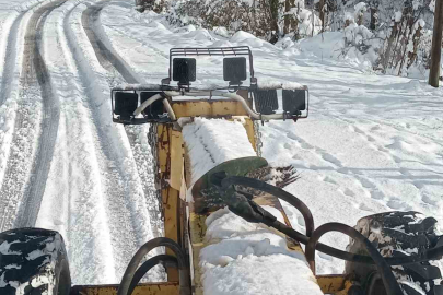 Karla mücadele çalışmaları sürüyor!