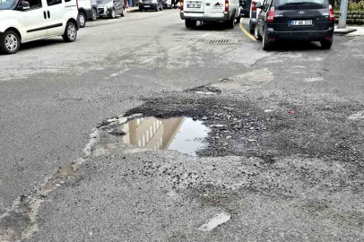 Zonguldak'ta yollar köstebek yuvasına döndü!