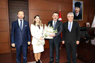 Vali Osman Hacıbektaşoğlu, yeni PTT yöneticilerini kabul etti