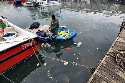 Ekipler denizden çöp topladı!