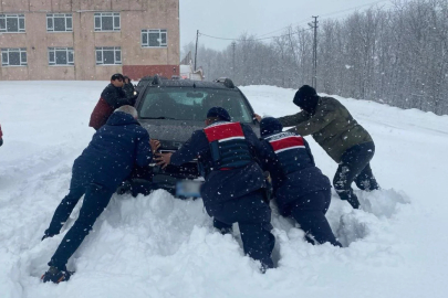 Jandarma vatandaşın imdadına yetişti!