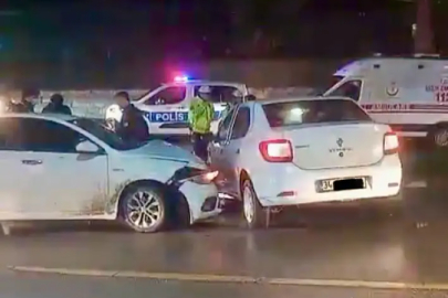 İki otomobil çarpıştı, 1 yaralı