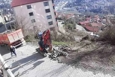 Kayan Yol İçin Harekete Geçildi: İstinat Duvarı Yapılıyor!
