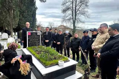 Depremde ölen Sergen Mudanya mezar başında anıldı!