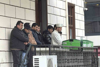 Emekli polisin öldürdüğü karısı son yolculuğuna uğurlandı!