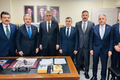 Sağlık Bakanı Kemal Memişoğlu MHP’de!