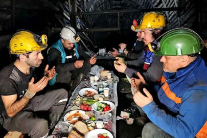 Zonguldak'ta Madenciler, 120 Metre Derinlikte İlk Sahurunu Yaptı